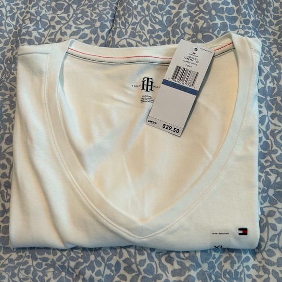 Tommy Hilfiger Women’s White V-Neck Tee NWT XL - Picture 5 of 5